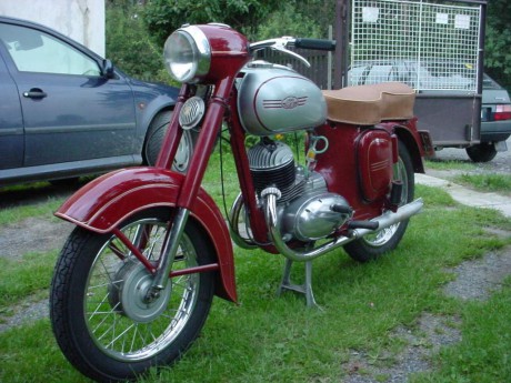 www.moto1.estranky.cz - Fotoalbum - Motocykly Jawa a CZ - Jawa 125 ...