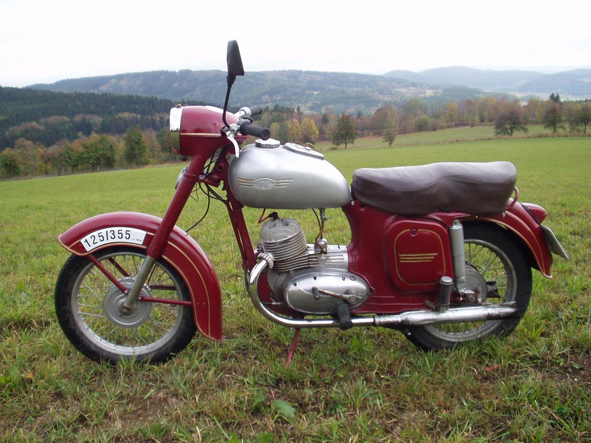 Jawa 125-355.JPG